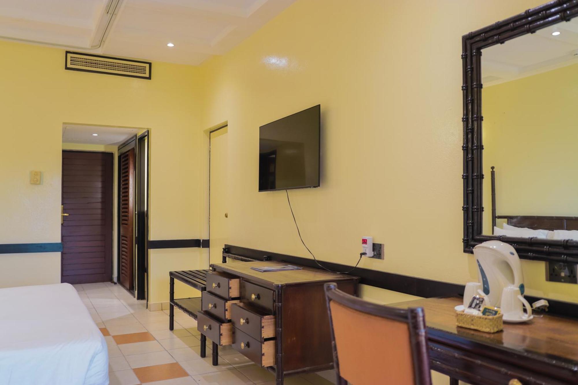 Mombasa Continental Resort Shanzu Dış mekan fotoğraf